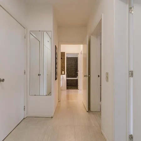 Beautiful With Two Balconies And Parking クノック・ヘイスト